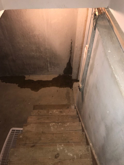 A1 Foundation Crack Repair - Why is my basement leaking in the same spot and at the same time every day?